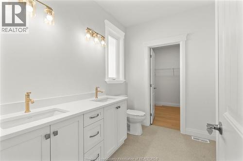 4438 Belmont, Comber, ON - Indoor Photo Showing Bathroom