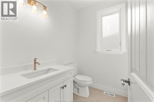 4438 Belmont, Comber, ON - Indoor Photo Showing Bathroom