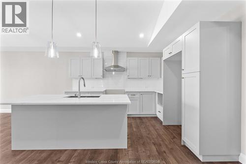 597 Keil Trail, Chatham, ON - Indoor Photo Showing Kitchen