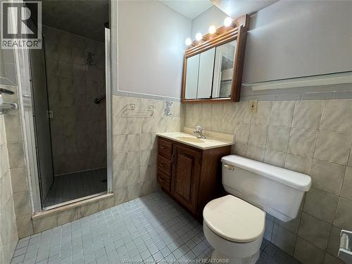 3034 Fazio Drive, Windsor, ON - Indoor Photo Showing Bathroom