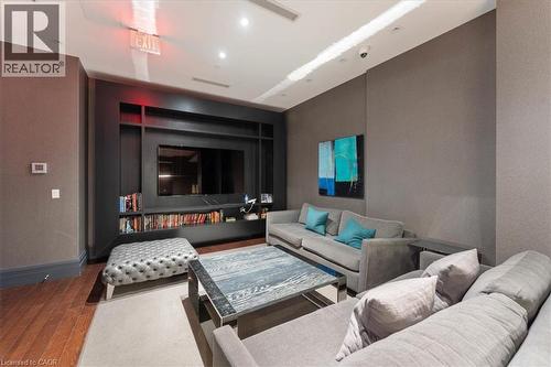 55 Speers Road Unit# 415, Oakville, ON - Indoor Photo Showing Living Room