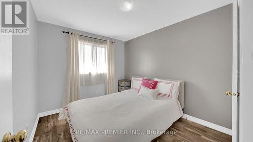11 Richelieu Court, Caledon, ON - Indoor Photo Showing Bedroom