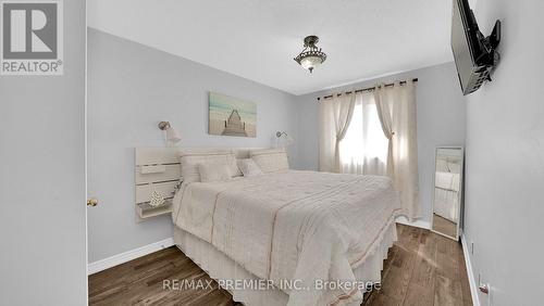 11 Richelieu Court, Caledon, ON - Indoor Photo Showing Bedroom