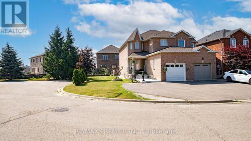 11 Richelieu Court, Caledon, ON - Outdoor With Facade