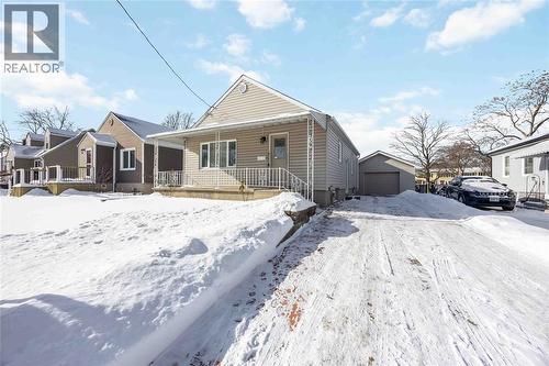 759 MELROSE AVENUE  Sarnia, ON N7T 7C9