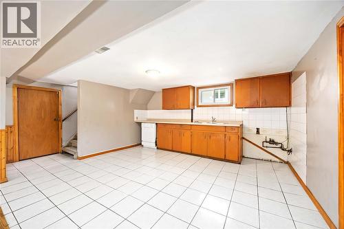 759 Melrose Avenue, Sarnia, ON - Indoor Photo Showing Kitchen