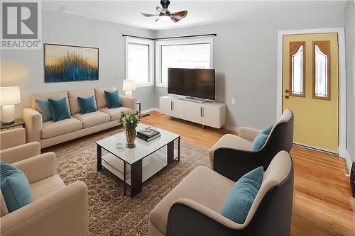 12 Riverview Avenue, Levack, ON - Indoor Photo Showing Living Room