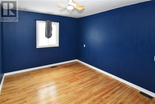 12 Riverview Avenue, Levack, ON - Indoor Photo Showing Other Room