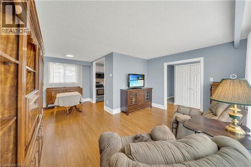 2 Edelwild Drive, Orangeville, ON - Indoor Photo Showing Living Room