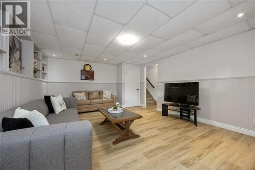 1912 Winslow Crescent, Sarnia, ON - Indoor Photo Showing Living Room