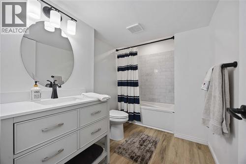 1912 Winslow Crescent, Sarnia, ON - Indoor Photo Showing Bathroom