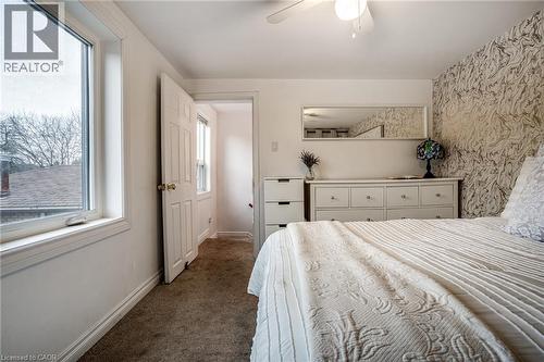 21 Chatham Street, Hamilton, ON - Indoor Photo Showing Bedroom