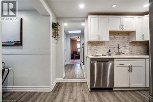 21 Chatham Street, Hamilton, ON - Indoor Photo Showing Kitchen