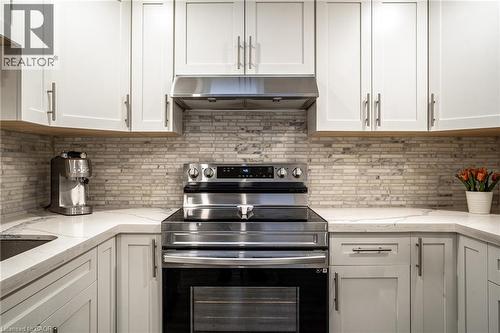21 Chatham Street, Hamilton, ON - Indoor Photo Showing Kitchen With Upgraded Kitchen