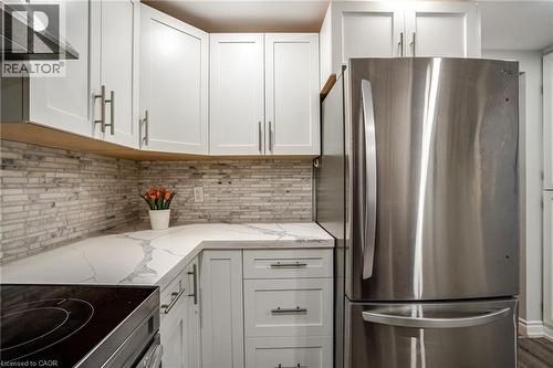 21 Chatham Street, Hamilton, ON - Indoor Photo Showing Kitchen With Upgraded Kitchen