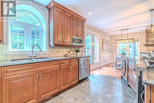 7725 Leskard Road N, Clarington, ON - Indoor Photo Showing Kitchen With Double Sink
