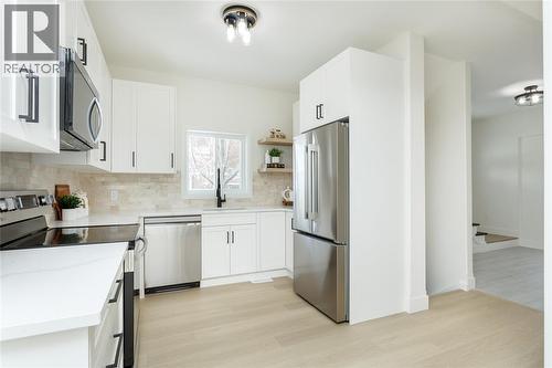 401 Devine Street, Sarnia, ON - Indoor Photo Showing Kitchen