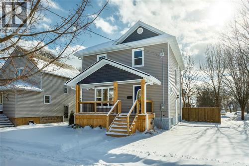 401 Devine Street, Sarnia, ON - Outdoor