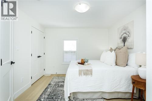 401 Devine Street, Sarnia, ON - Indoor Photo Showing Bedroom