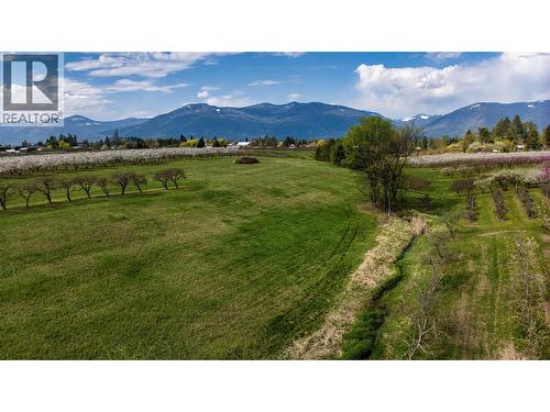 2813 3 Highway, Creston, BC 