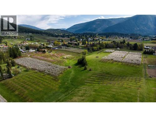2813 3 Highway, Creston, BC 