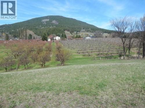 2813 3 Highway, Creston, BC 