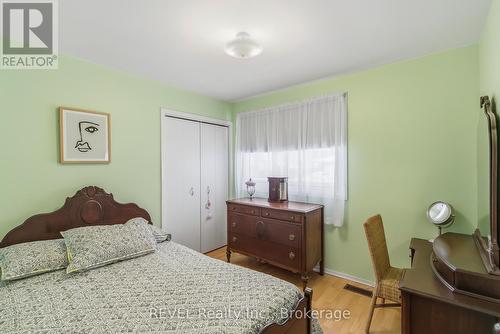 8257 Post Road, Niagara Falls (Ascot), ON - Indoor Photo Showing Bedroom