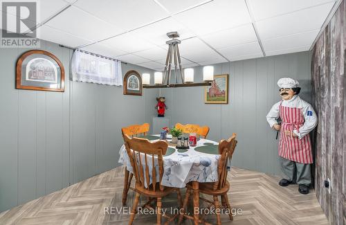 8257 Post Road, Niagara Falls (Ascot), ON - Indoor Photo Showing Dining Room