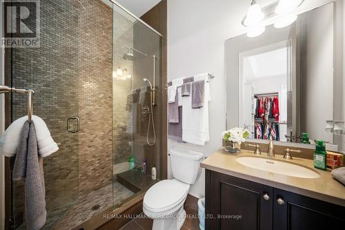 2 Tidnish Court, King, ON - Indoor Photo Showing Bathroom