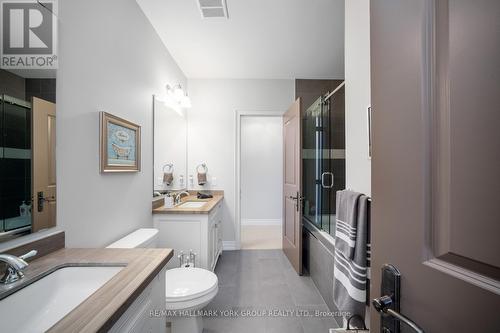 2 Tidnish Court, King, ON - Indoor Photo Showing Bathroom