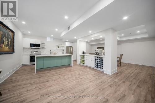 2 Tidnish Court, King, ON - Indoor Photo Showing Kitchen
