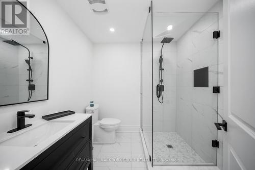 2 Tidnish Court, King, ON - Indoor Photo Showing Bathroom