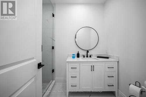 2 Tidnish Court, King, ON - Indoor Photo Showing Bathroom