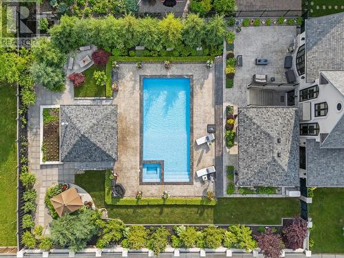 2 Tidnish Court, King, ON - Outdoor With In Ground Pool