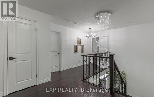 228 Greti Drive, Hamilton, ON - Indoor Photo Showing Other Room