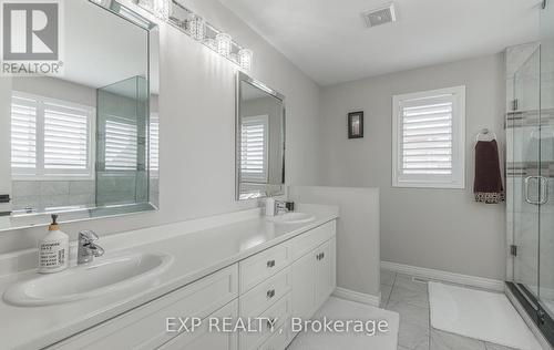 228 Greti Drive, Hamilton, ON - Indoor Photo Showing Bathroom