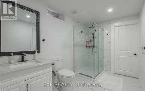 228 Greti Drive, Hamilton, ON - Indoor Photo Showing Bathroom