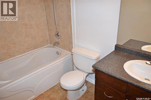 307 2233 St Henry Avenue, Saskatoon, SK - Indoor Photo Showing Bathroom