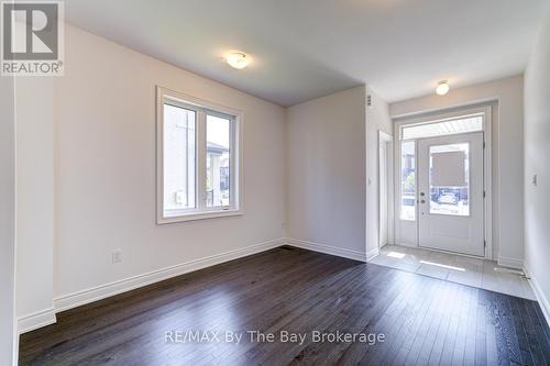 21 Lisa Street, Wasaga Beach, ON - Indoor Photo Showing Other Room