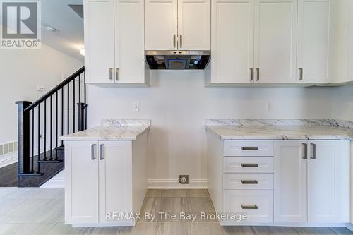 21 Lisa Street, Wasaga Beach, ON - Indoor