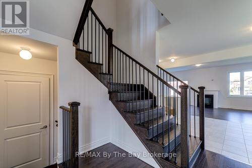 21 Lisa Street, Wasaga Beach, ON - Indoor Photo Showing Other Room