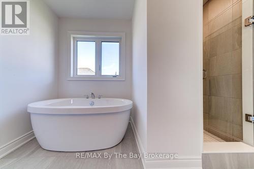 21 Lisa Street, Wasaga Beach, ON - Indoor Photo Showing Bathroom