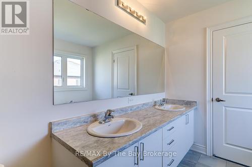21 Lisa Street, Wasaga Beach, ON - Indoor Photo Showing Bathroom