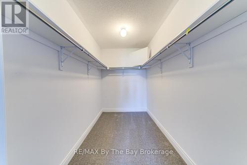 21 Lisa Street, Wasaga Beach, ON - Indoor With Storage