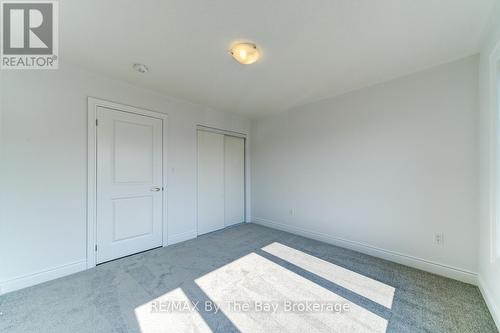 21 Lisa Street, Wasaga Beach, ON - Indoor Photo Showing Other Room