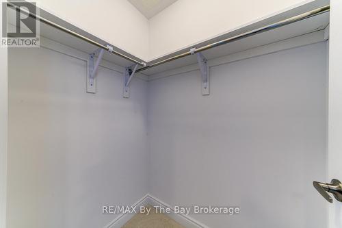 5 Misty Ridge Road, Wasaga Beach, ON - Indoor With Storage