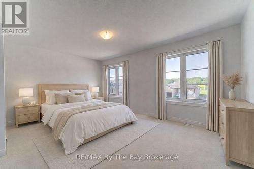 5 Misty Ridge Road, Wasaga Beach, ON - Indoor Photo Showing Bedroom