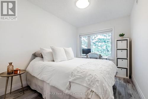 59 Lily Lane, Guelph (Clairfields/Hanlon Business Park), ON - Indoor Photo Showing Bedroom
