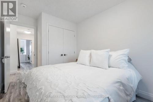 59 Lily Lane, Guelph (Clairfields/Hanlon Business Park), ON - Indoor Photo Showing Bedroom