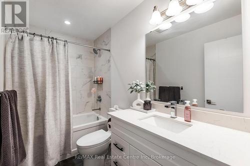 59 Lily Lane, Guelph (Clairfields/Hanlon Business Park), ON - Indoor Photo Showing Bathroom